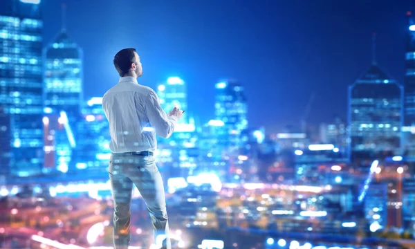 Trabajando hasta tarde por la noche. Medios mixtos — Foto de Stock