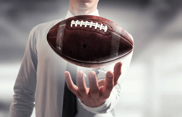 Mano Masculina Sobre Fondo Oscuro Pelota Rugby Palma —  Fotos de Stock