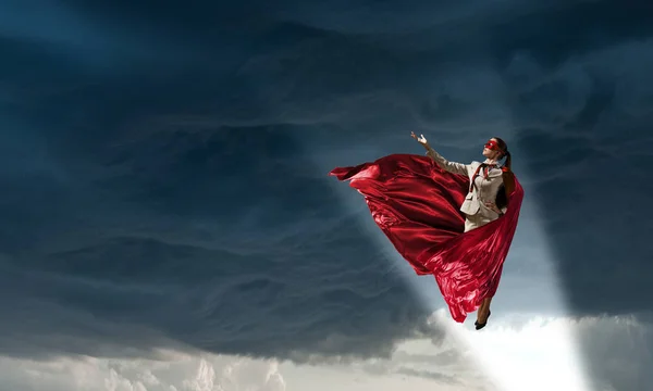 Super donna in cielo. Mezzi misti — Foto Stock