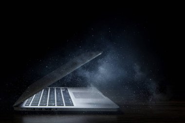 Dizüstü sorunu veya sonu. Karışık teknik