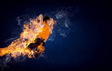 Basketbolcu yanıyor