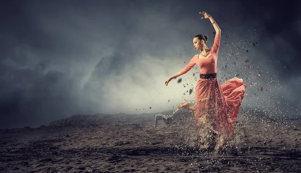 Dans är hennes passion — Stockfoto