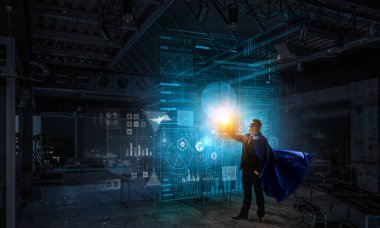 Süper adam gökyüzünde. Karışık teknik