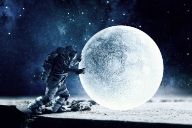 Uzay Adamı ve görevi. Karışık ortam