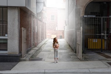 Kayıp ve yalnız hissediyorum. Karışık teknik