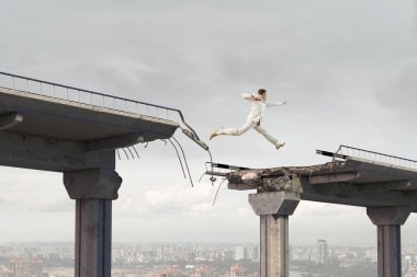 Kötü zamanlar aşmak. Karışık teknik