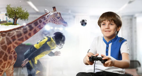 Αγόρι παίζει ένα βιντεοπαιχνίδι. Μικτή τεχνική — Φωτογραφία Αρχείου