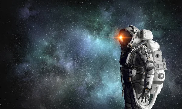 Astronot ve görevini. Karışık teknik