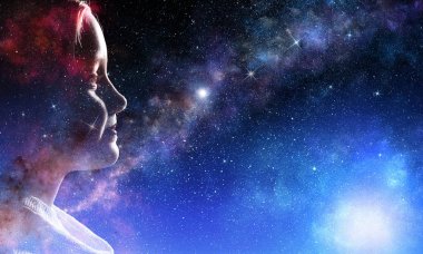 Profil alanı yıldızlı arka plan karşı çocuk kız