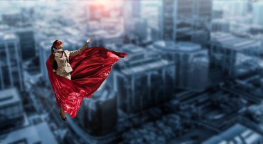 Gökyüzünde süper kadın