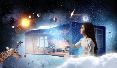 Video oyunu oynayan kız. Karışık teknik