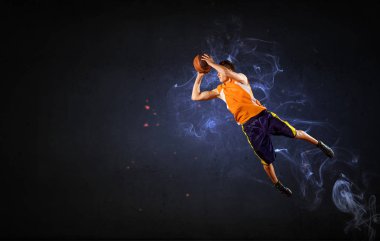 Basketbolcu yanıyor