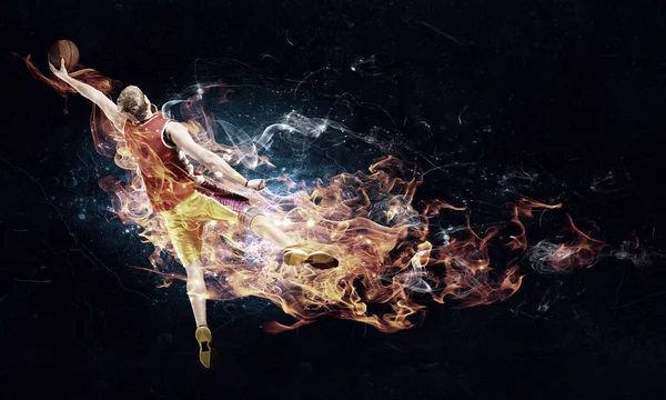 Basketballspieler in Flammen — Stockfoto