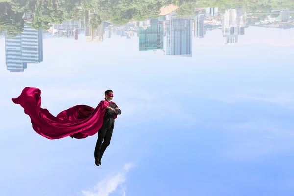 Super homme dans le ciel — Photo