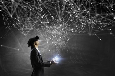 Etkileyici sanal gerçeklik yaşıyor. Karışık teknik