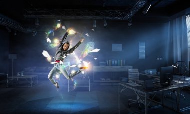 Dans tutkusu var. Karışık teknik