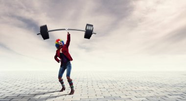 Komik palyaço fitness. Karışık teknik