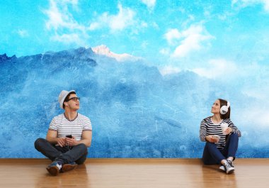 Gençler müzik dinle. Karışık teknik