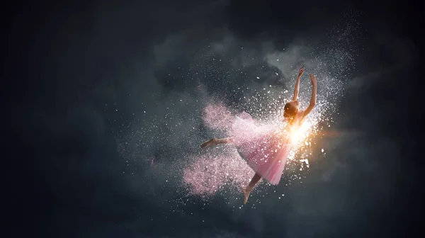 Álmodik, hogy balerina válik. Vegyes technika — Stock Fotó