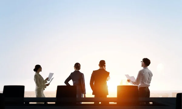 Reunión temprano en la mañana — Foto de Stock