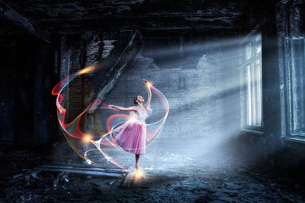 Sognando di diventare ballerina. Mezzi misti — Foto Stock