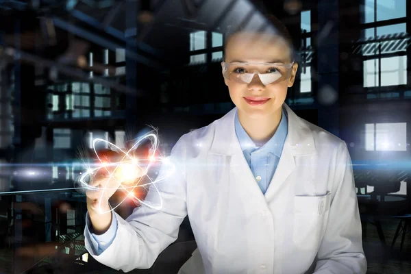 Innovatieve technologieën in wetenschap en geneeskunde. Gemengde media — Stockfoto