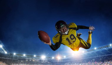 Merkezi oyuncu topu elinde. Karışık teknik