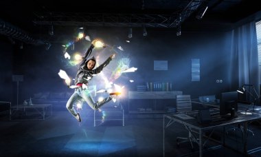 Dans tutkusu var. Karışık teknik