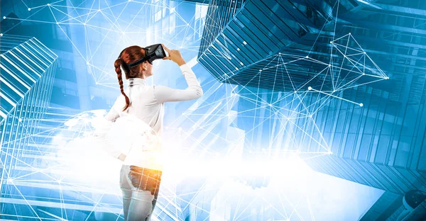 Zukunft der virtuellen Technologie. Gemischte Medien — Stockfoto