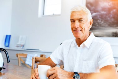 Yakışıklı bir üst düzey adam kapalı portresi