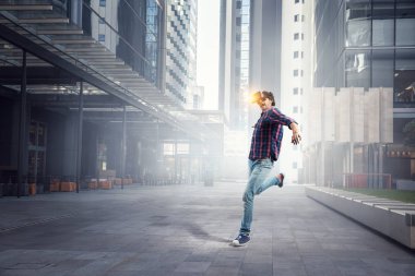 Sanal gerçeklik deneyin. Karışık teknik