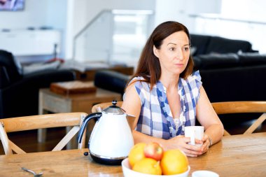 Güzel kadın kapalı portre Anasayfa