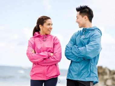 Ayakta Plajı'nda genç Çift