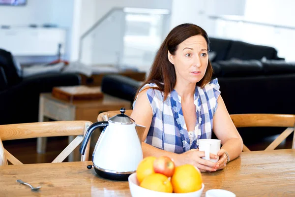 Güzel kadın kapalı portre Anasayfa