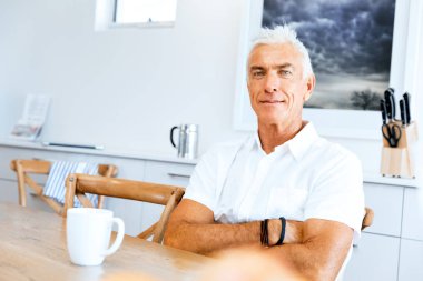 Yakışıklı bir üst düzey adam kapalı portresi