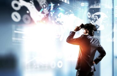 Etkileyici sanal gerçeklik yaşıyor. Karışık teknik