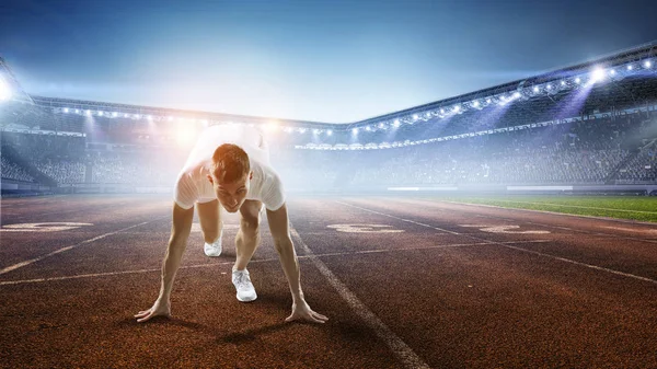 Pista de atletismo del deportista. Medios mixtos — Foto de Stock