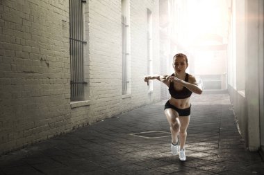 Sporcumuz çalışan yarış. Karışık teknik