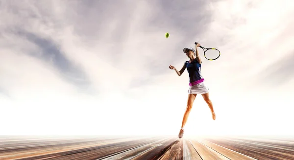 Großer Tennisspieler. Gemischte Medien — Stockfoto