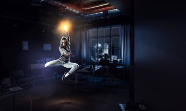 Dans tutkusu var. Karışık teknik