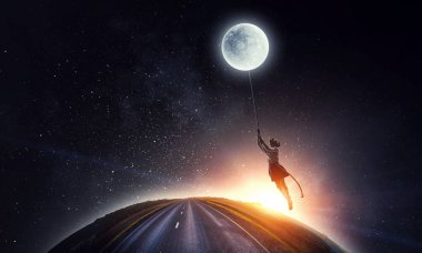 Kız ay tutar. Karışık teknik