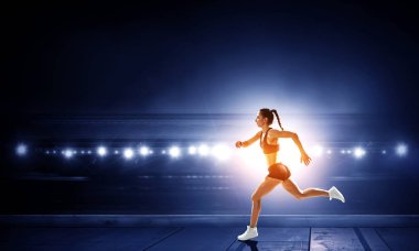 Koşmak sporcumuz yarışı. Karışık teknik