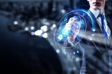 Medya teknolojileri kullanılıyor. Karışık teknik