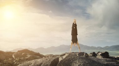 Aşırı yoga pratik. Karışık teknik