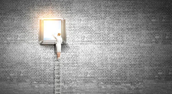 Fenster zum Erfolg. Gemischte Medien — Stockfoto