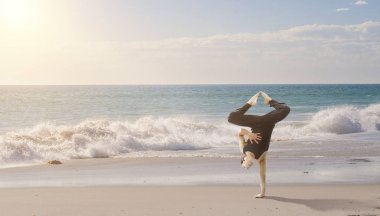 Aşırı yoga pratik. Karışık teknik