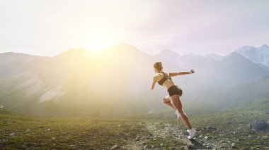 Koşmak sporcumuz yarışı. Karışık teknik