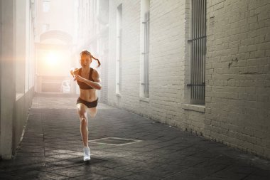 Sporcumuz çalışan yarış. Karışık teknik