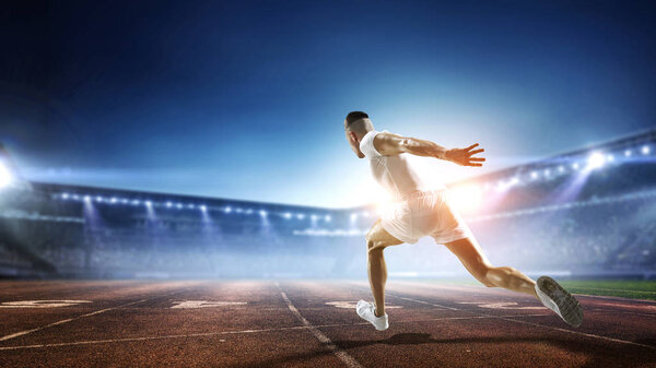 Спортсмен бегает. Смешанные медиа
