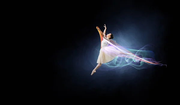 Χορευτής μπαλέτου στο άλμα — Φωτογραφία Αρχείου